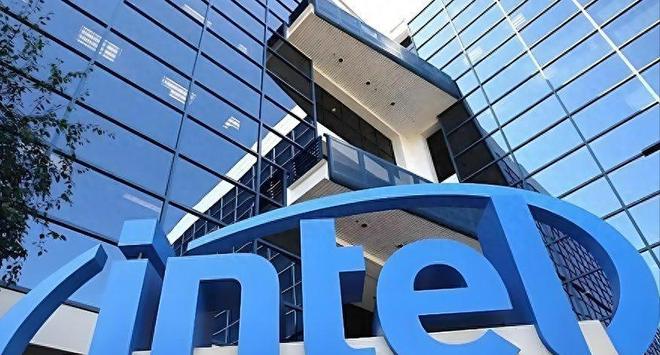 英特尔该慌了？国产CPU一哥利润大增40%性能直追酷睿i9(图1)