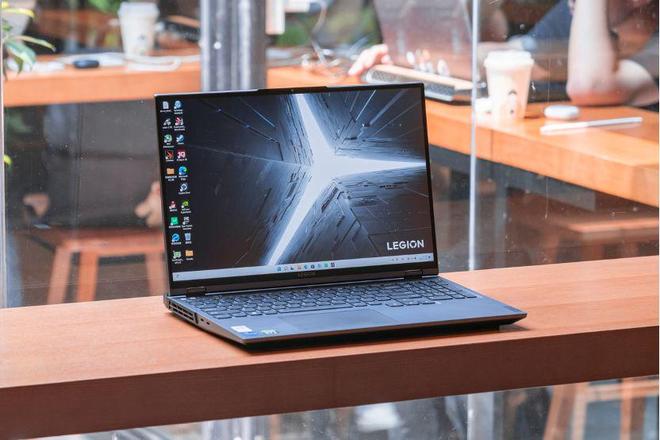 2025年笔记本电脑排名：性能与口碑的巅峰对决(图2)